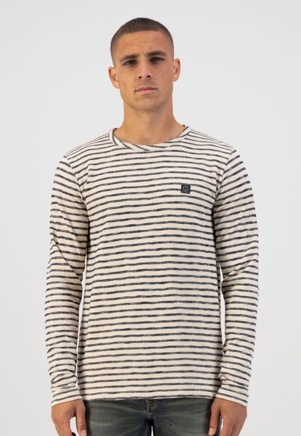 Round_Neck_Irregular_Stripe_Front